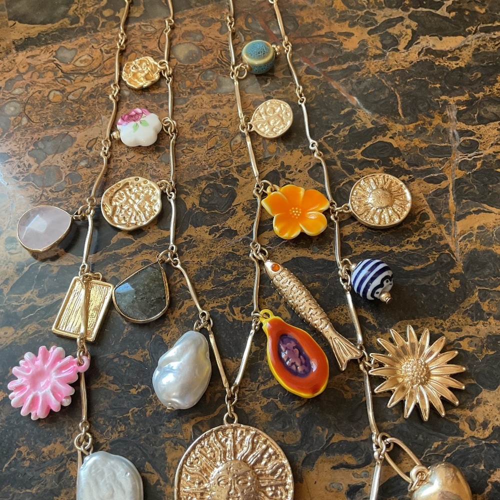 NWT Gold Tone Metal Colorful Charms Double Strand Beautiful Necklace - Picture 10 of 11